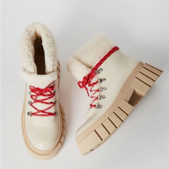 •Leigh• Lug Sole Sherpa Plus Croc Print Winter Ready Bootie (New in Box) - Picture 3 of 5